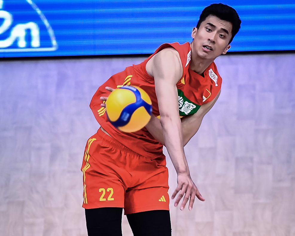 威廉希尔app-北京首钢遭遇挑战，艰难获胜保持不败