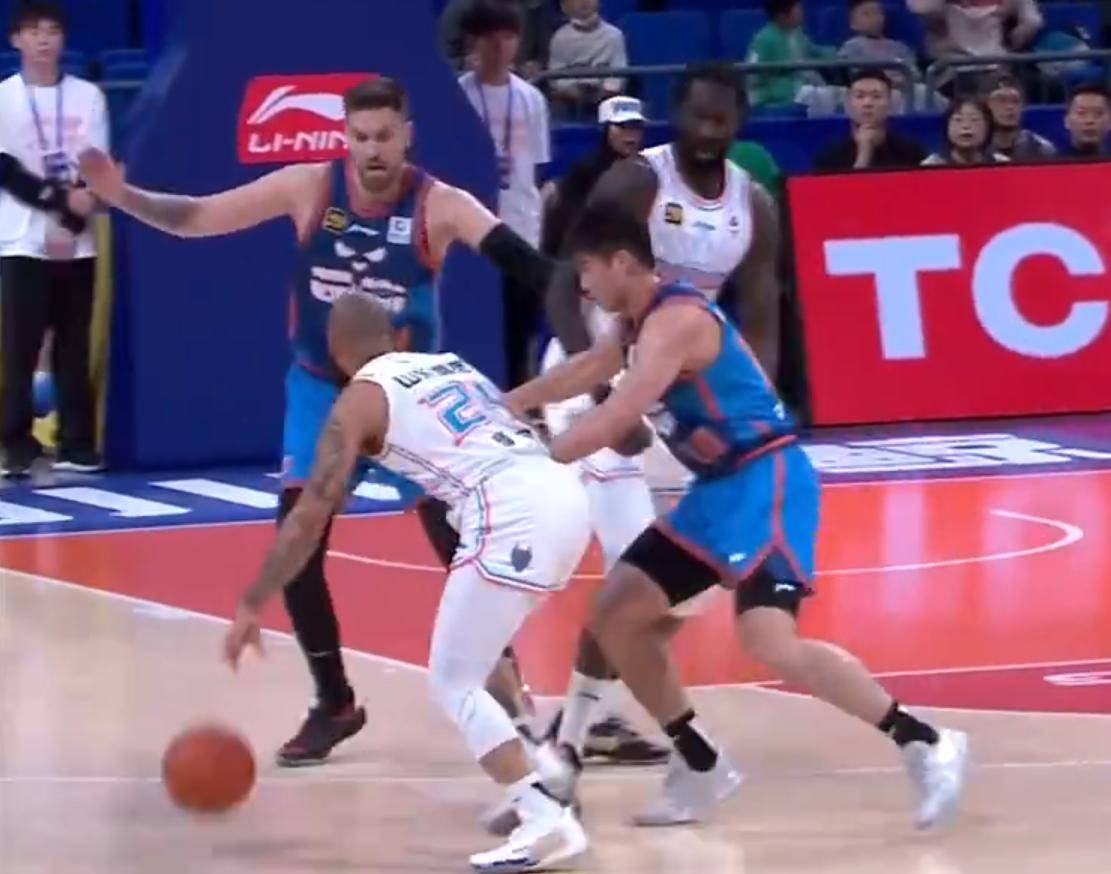 广厦主场失利，江苏男篮反客为主奏凯