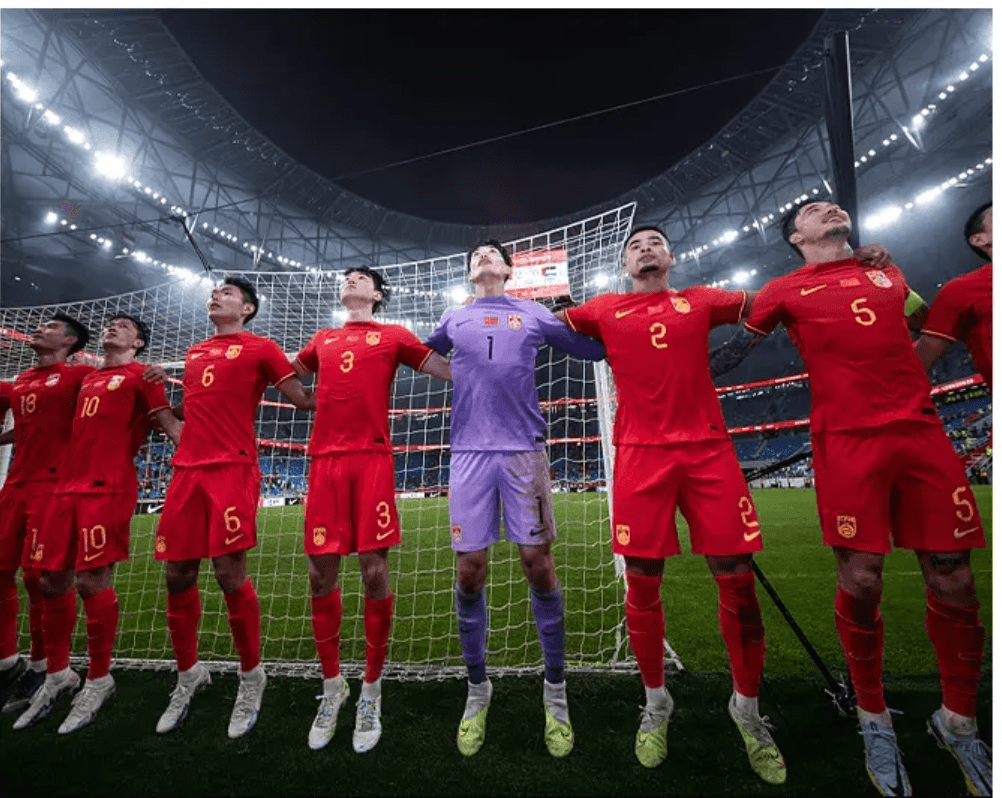 亚洲足球盛事中国内球队奋力争夺胜利！