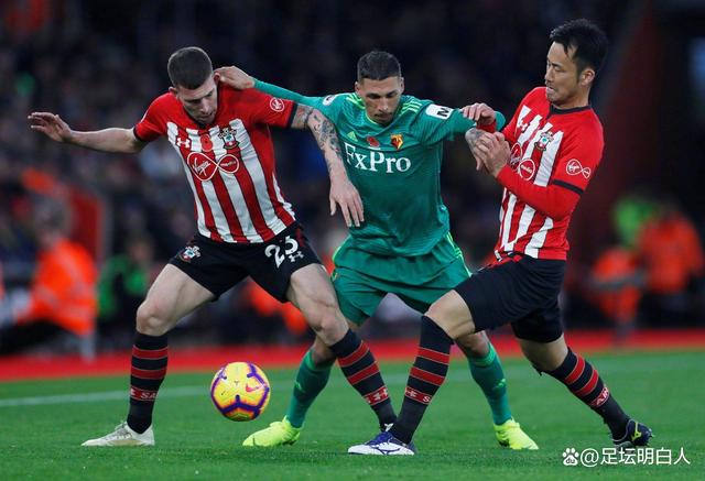 沃尔夫斯堡中场策应紧密，主场领军争胜