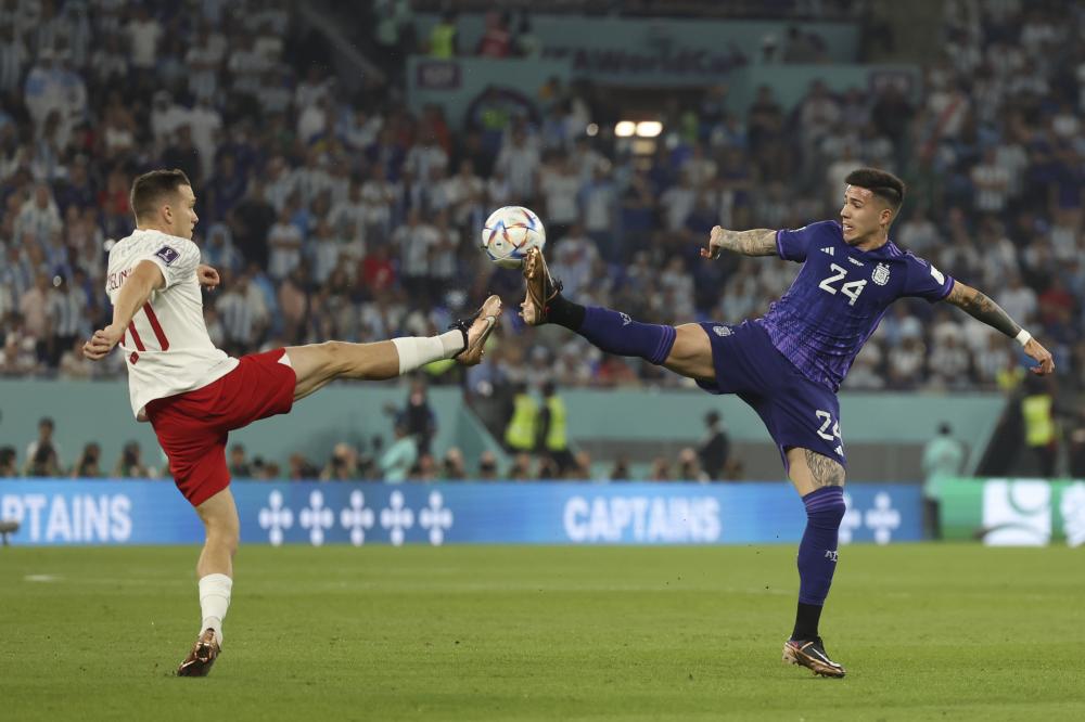 波兰0-1不敌意大利,小组出线压力急剧增大 波兰0-1不敌意大利,小组出线压力急剧增大