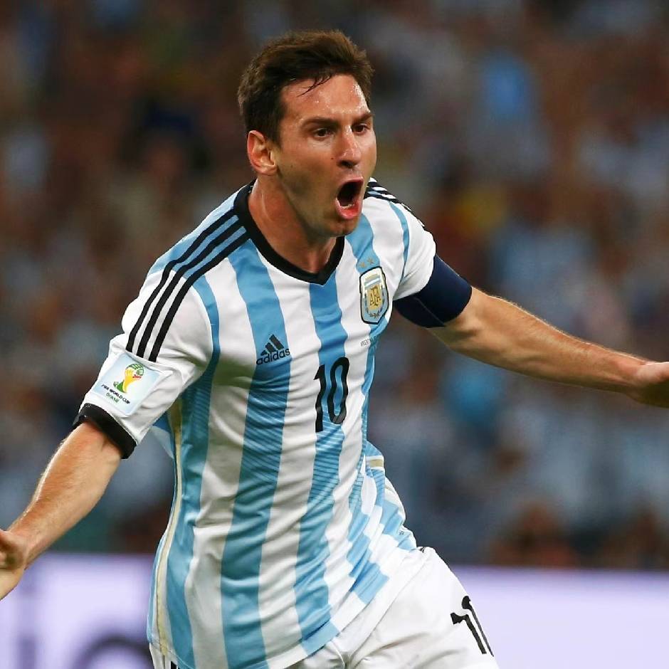 比赛中球员们每一个动作都尽显专业与实力！