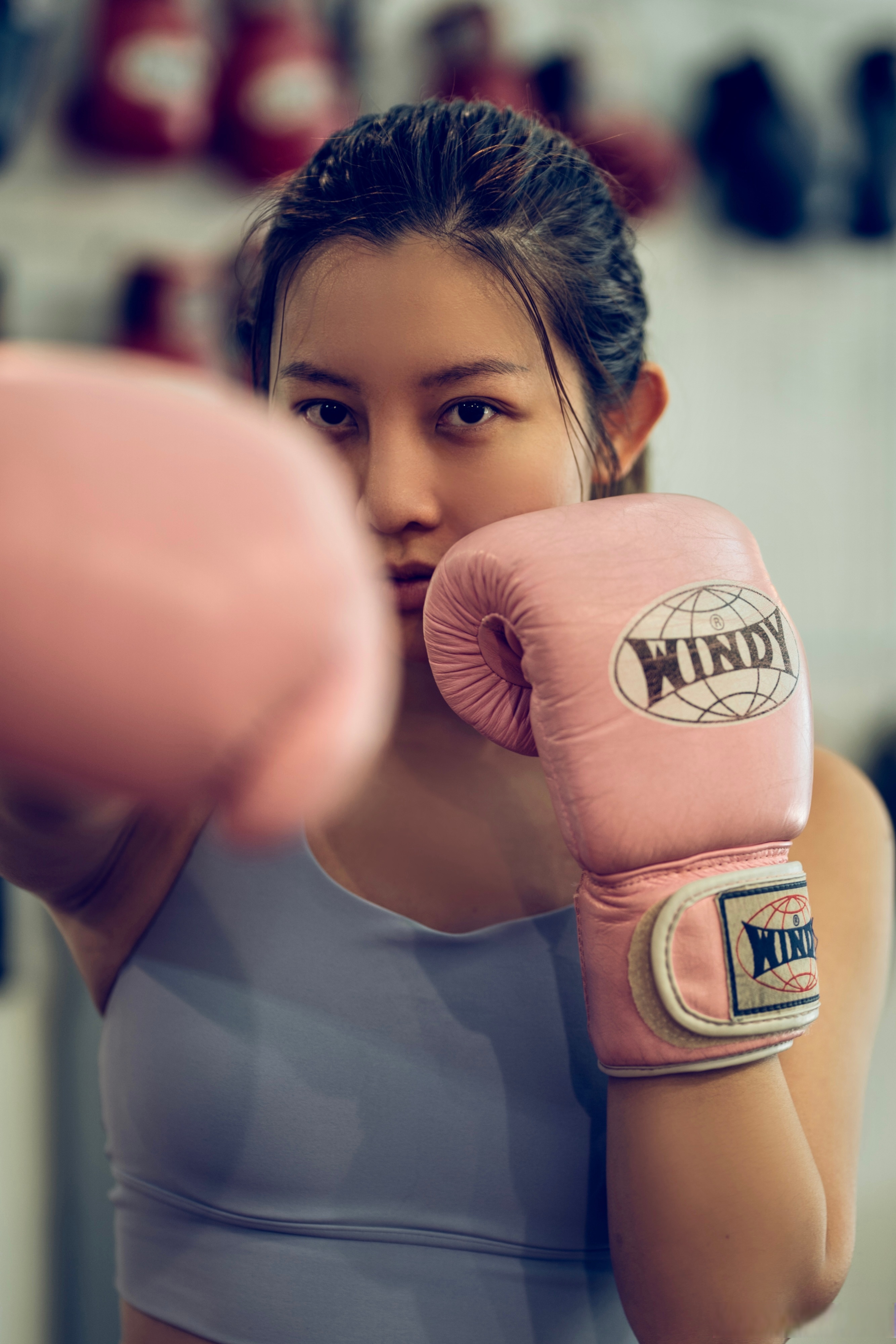 威廉希尔中文站-泰国选手充满活力,赢得拳击比赛胜利