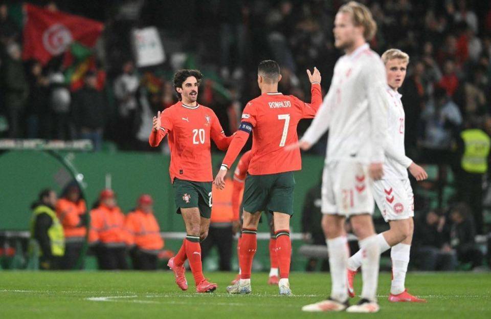 葡萄牙壮士奋勇争先，欧国联四强不可限量