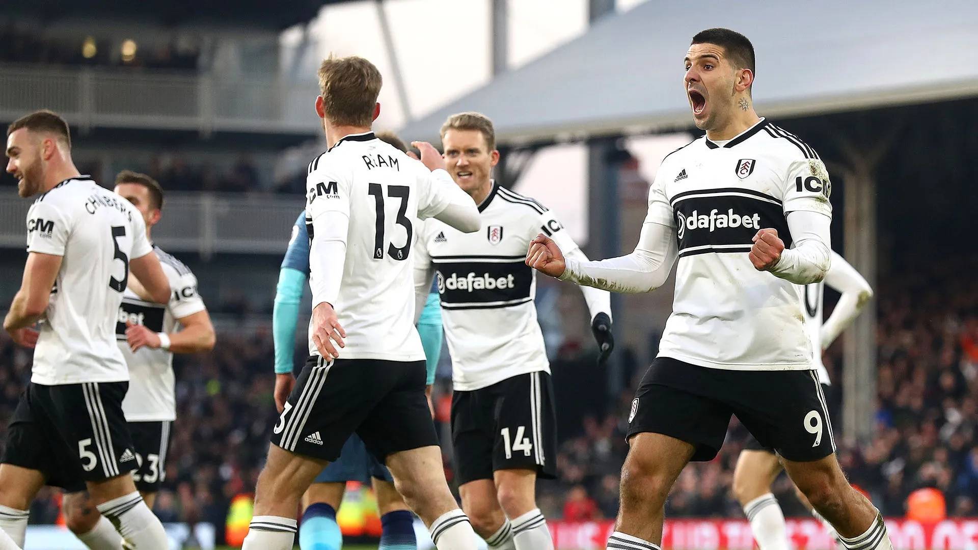 斯图加特凭借点球险胜,结束多场不胜 斯图加特凭借点球险胜,结束多场不胜