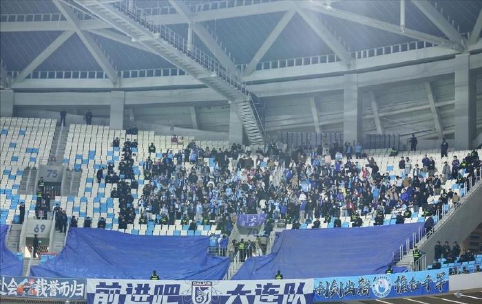 英国威廉希尔-科隆客场惜败对手，遗憾错失机会