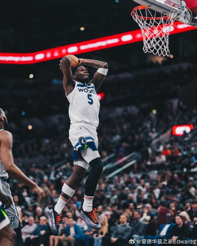 狼队球员训练状态良好，备战下一场比赛