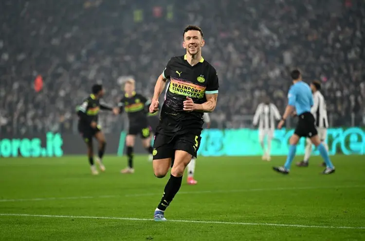 威廉希尔中文站-国际米兰逆转击败AC米兰，佩里西奇冷门破门