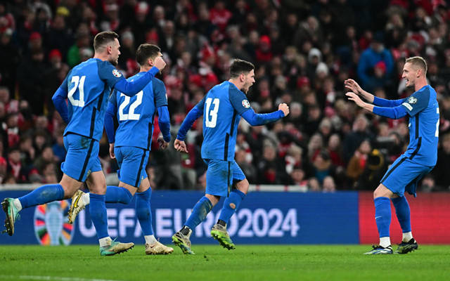 英国威廉希尔-斯洛伐克国家队备战欧预赛，士气高昂