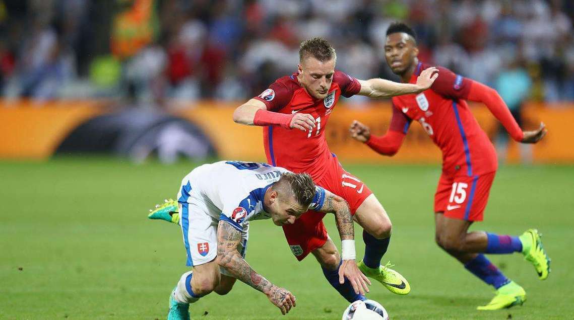 摩尔多瓦队在欧预赛中战胜爱尔兰队 摩尔多瓦队在欧预赛中战胜爱尔兰队