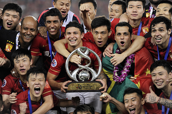 直击广州恒大主场大胜场面，狂砍5球