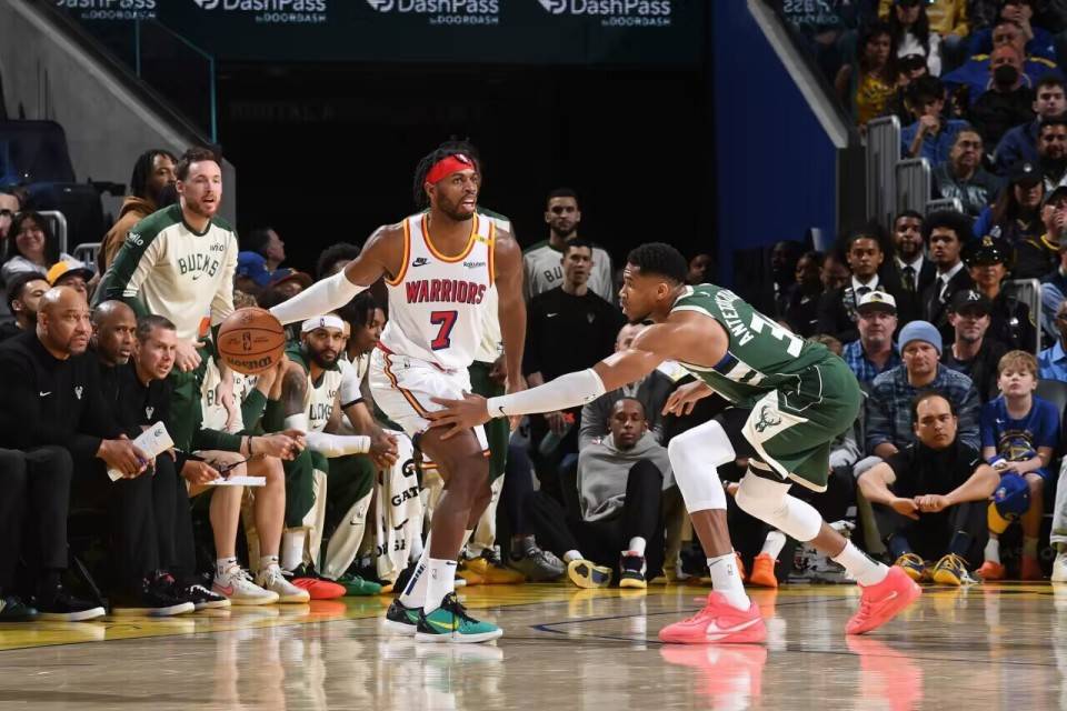 米尔萨普转身上篮☞勇士绝杀雄鹿,爆冷取胜 米尔萨普转身上篮☞勇士绝杀雄鹿,爆冷取胜