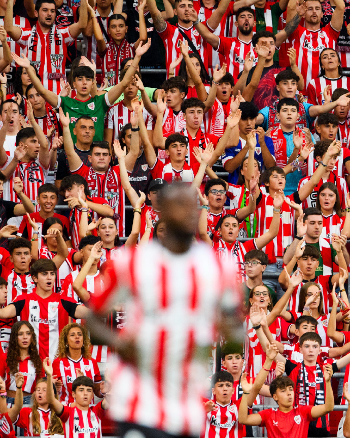 英国威廉希尔-毕尔巴鄂球员狂奔庆祝，目标更高荣耀