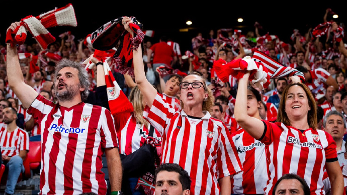 毕尔巴鄂球员狂奔庆祝，目标更高荣耀