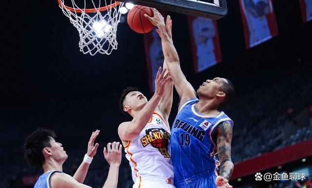 威廉希尔官网-国内足球运动员壮举引领比赛节奏