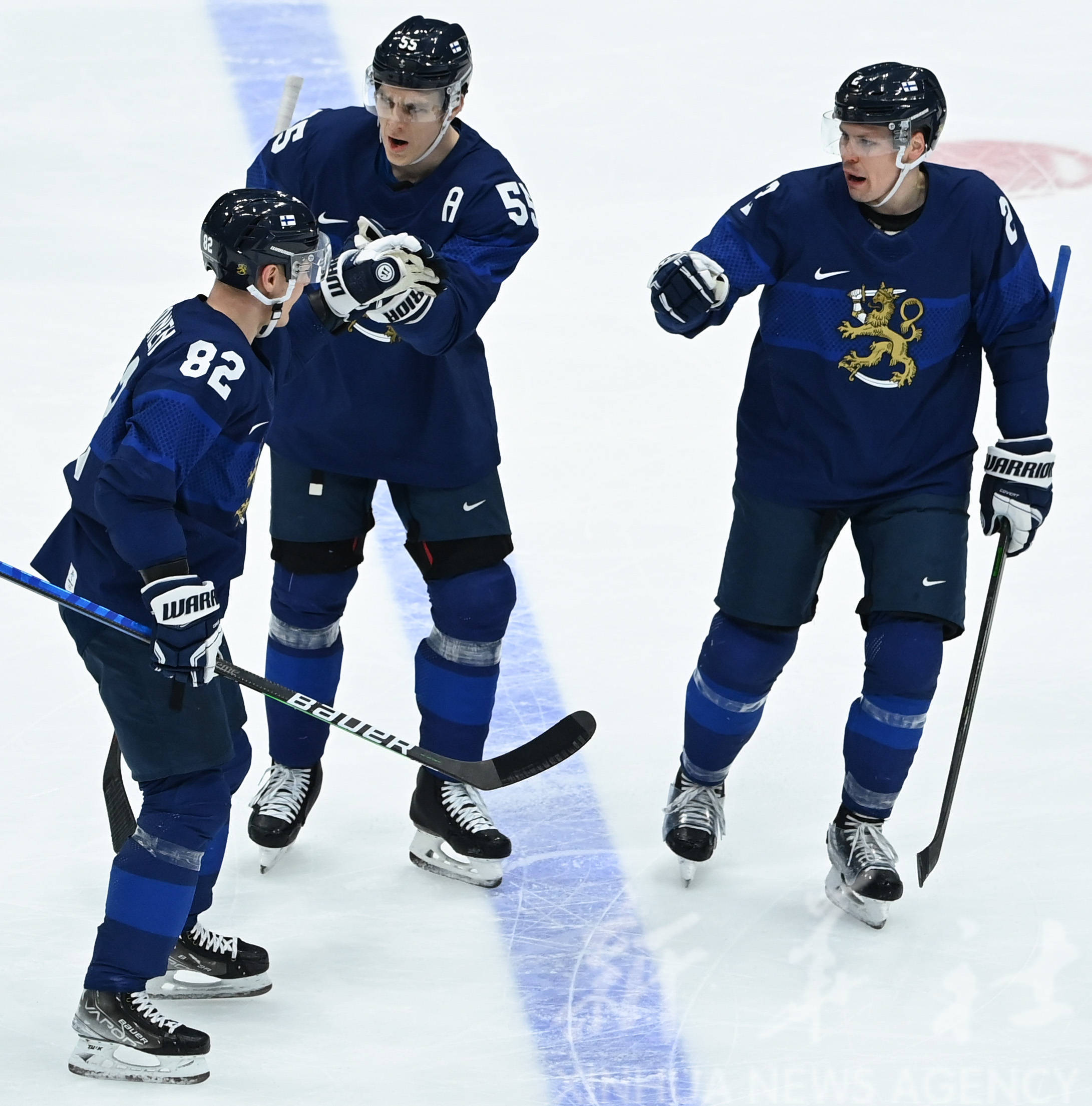 芬兰球员展现攻势，赢下比赛