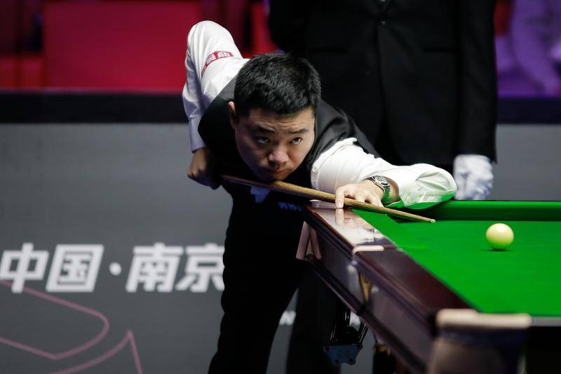 阿尔萨德击败对手，晋级比赛下一轮