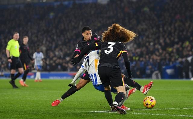 欧洲赛场上队员疾风骤雨般破门得分