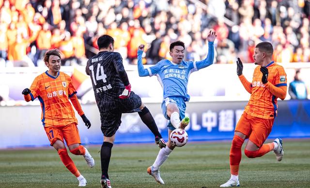 威廉希尔中文站-中国足球：河北华夏幸福主场不敌山东泰山，遭遇连败