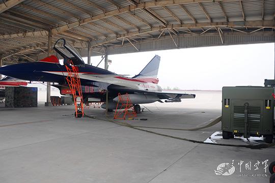 威廉希尔官网-袖珍飞机三落人大战英勇