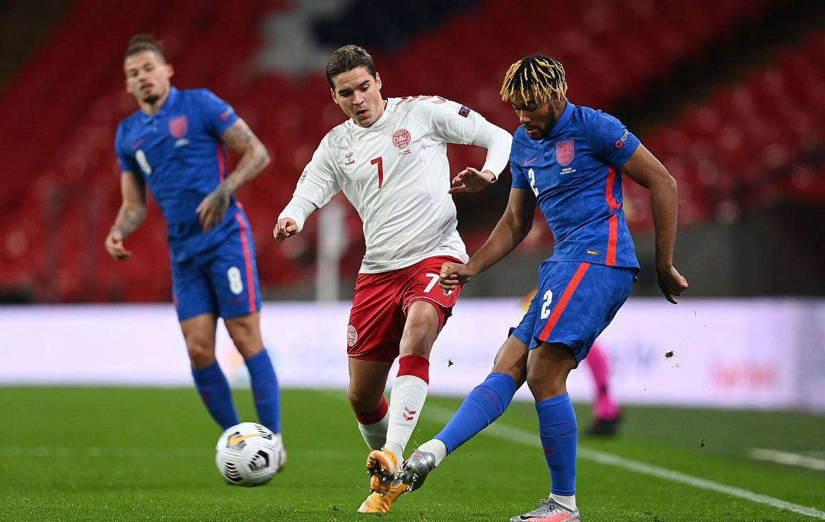 里昂主场大胜，完胜对手夺冠