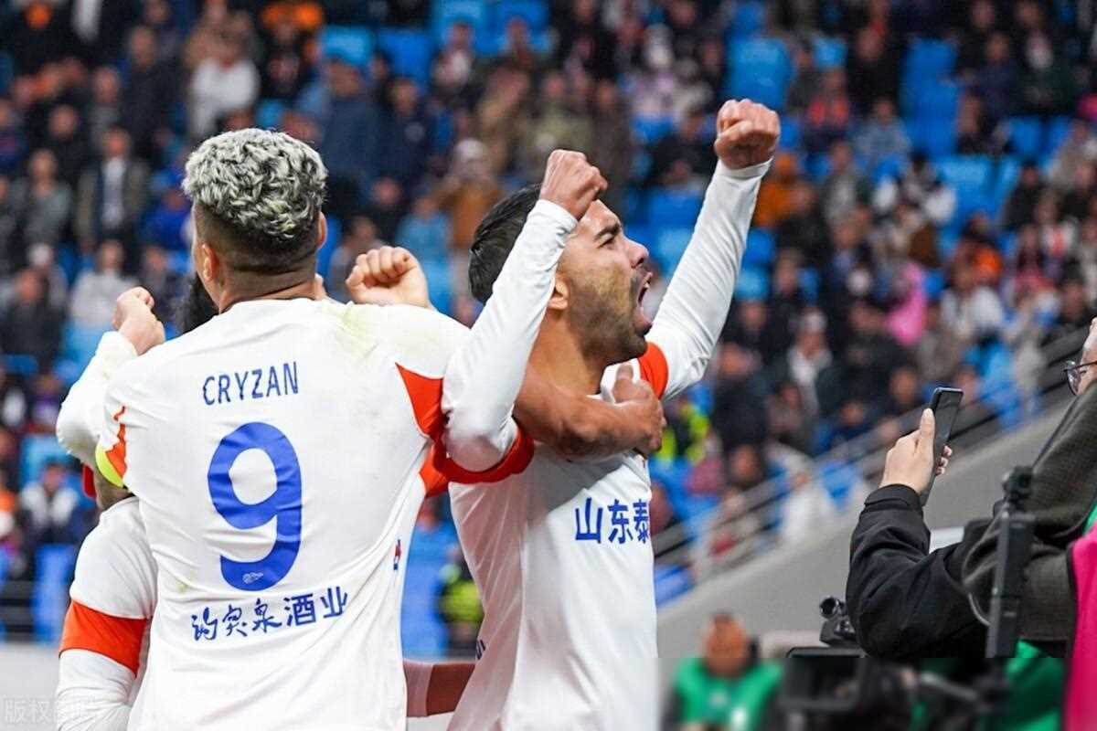 球队轮换阵容，山东鲁能取得胜利