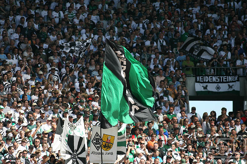 威廉希尔官网-门兴格拉德巴赫队客场胜出，球队士气高昂备战下一场比赛