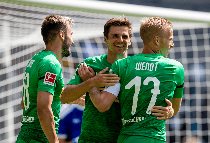 门兴格拉德巴赫队客场胜出，球队士气高昂备战下一场比赛