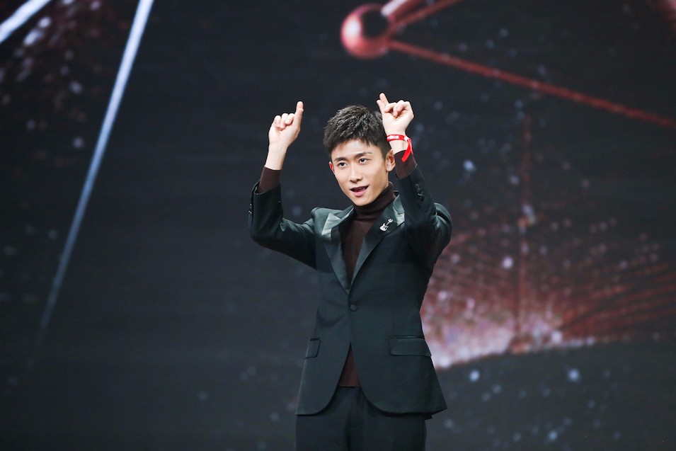 威廉希尔官网-体坛盛事众星云集，球场上的风云再次演绎