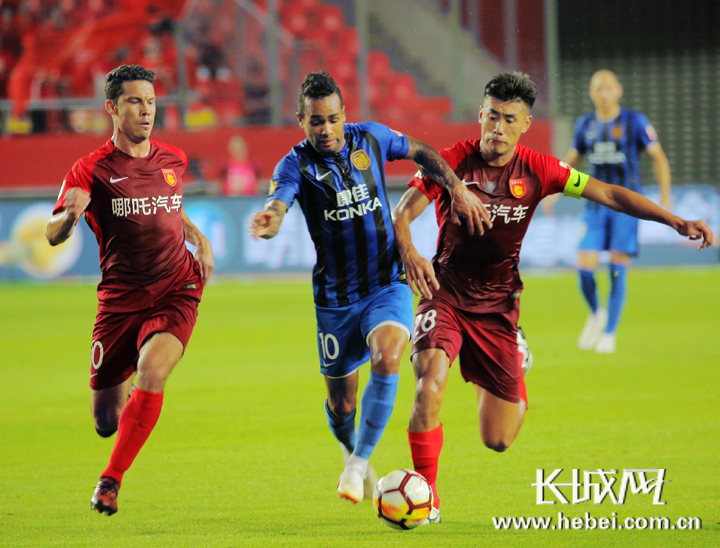 江苏苏宁客场大胜河北华夏，稳固前四位置