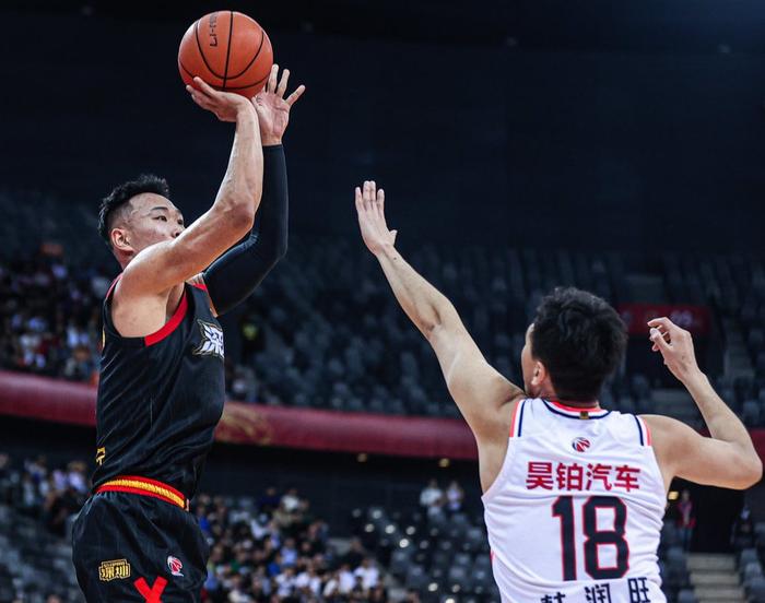 湖北队凭借关键时刻稳定控制局面