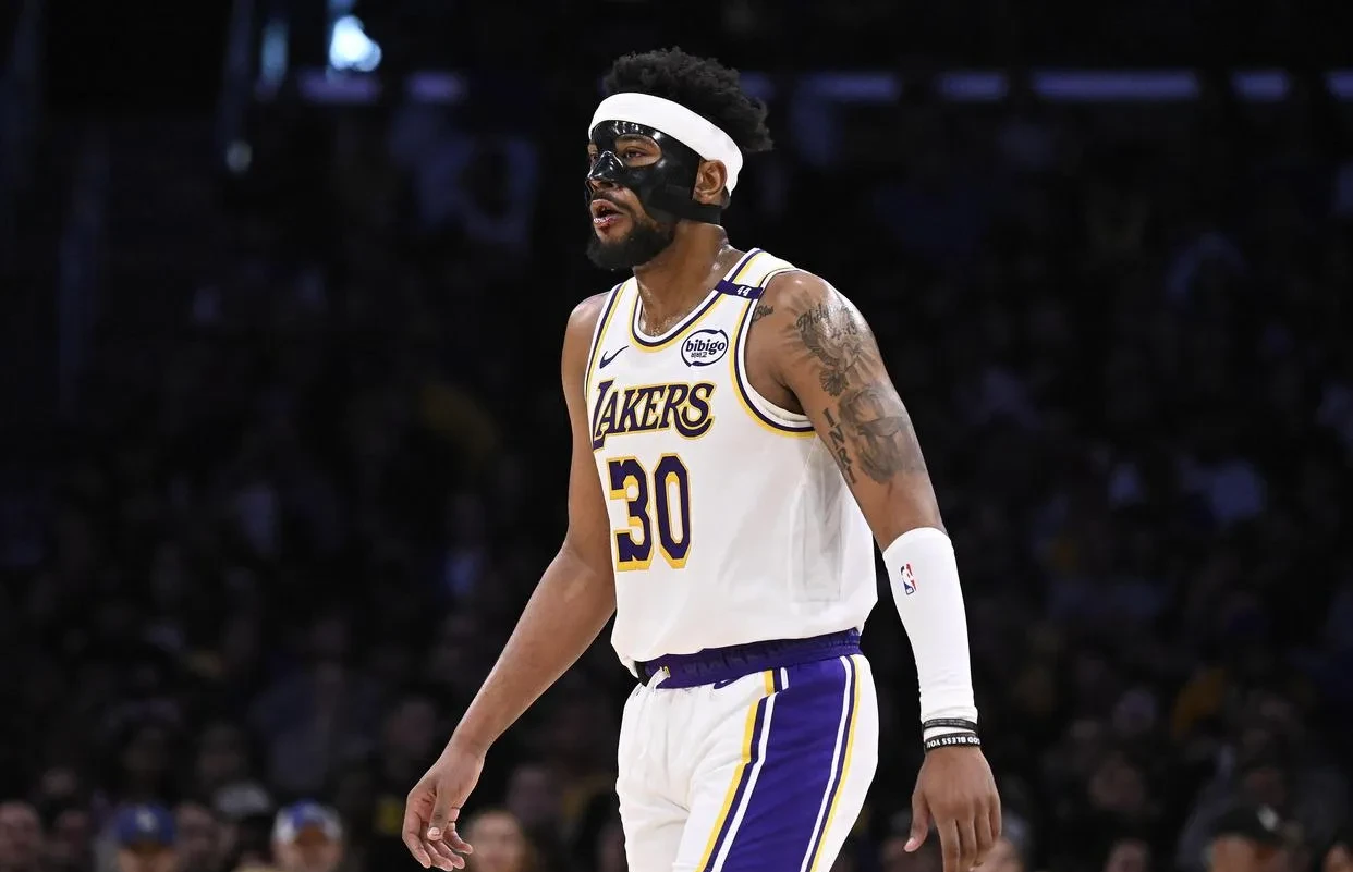 英国威廉希尔-湖人不敌雄鹿，詹皇孤军奋战