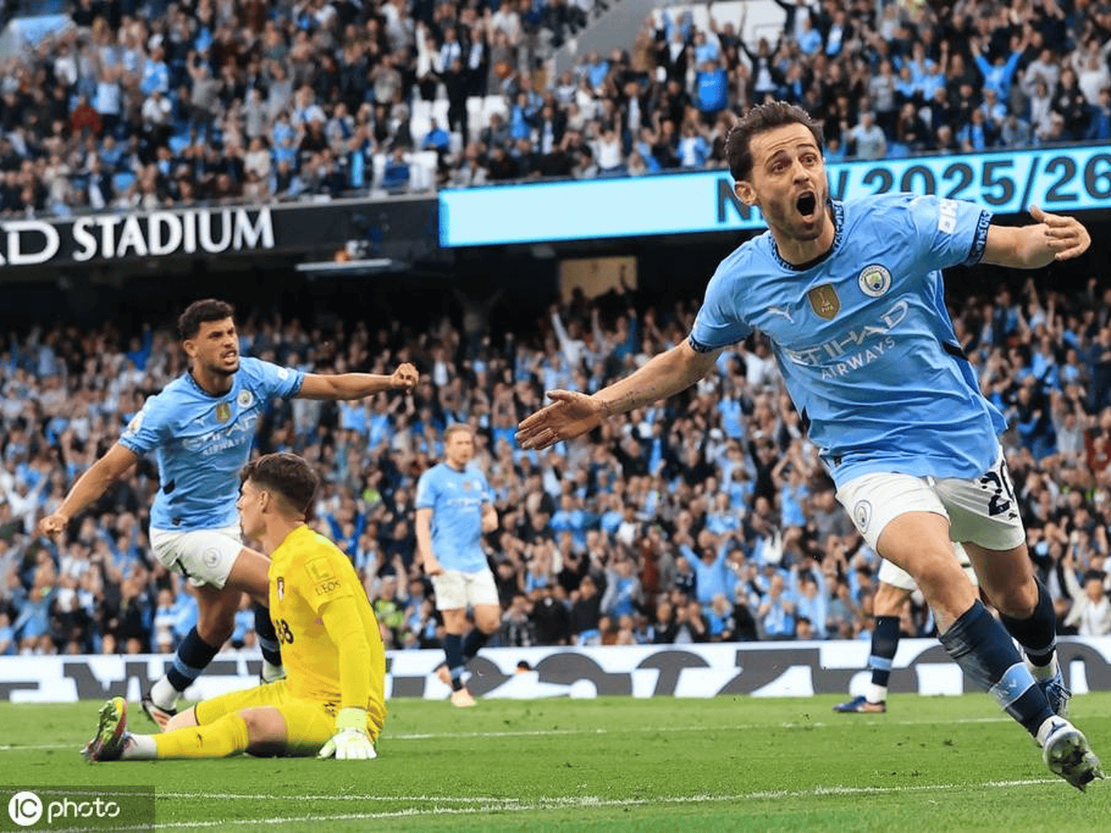 英国威廉希尔-曼城主场大胜伯恩茅斯，发出争冠强烈信号！