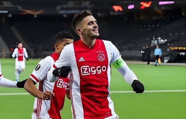 曼城球员车祸受伤，俱乐部急匆匆调度