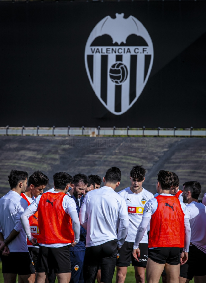 英国威廉希尔-瓦伦西亚社会在国际赛场上展现出色