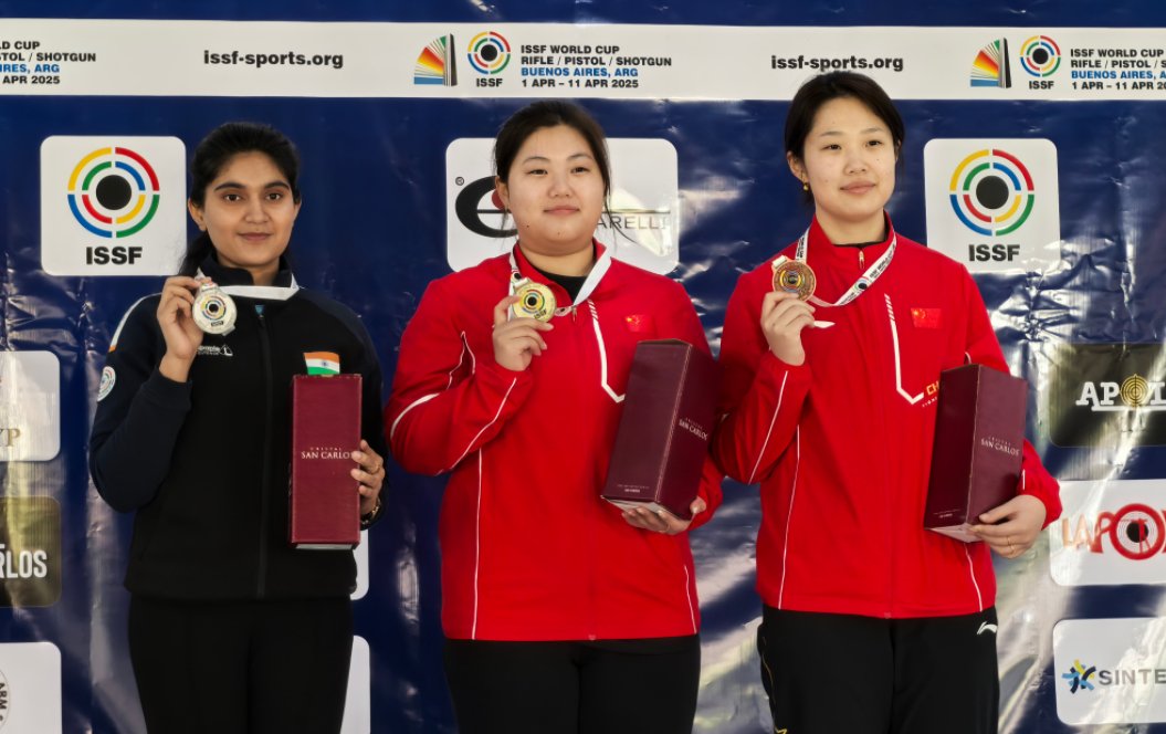 英国威廉希尔-阿根廷运动员登上领奖台，荣耀返乡