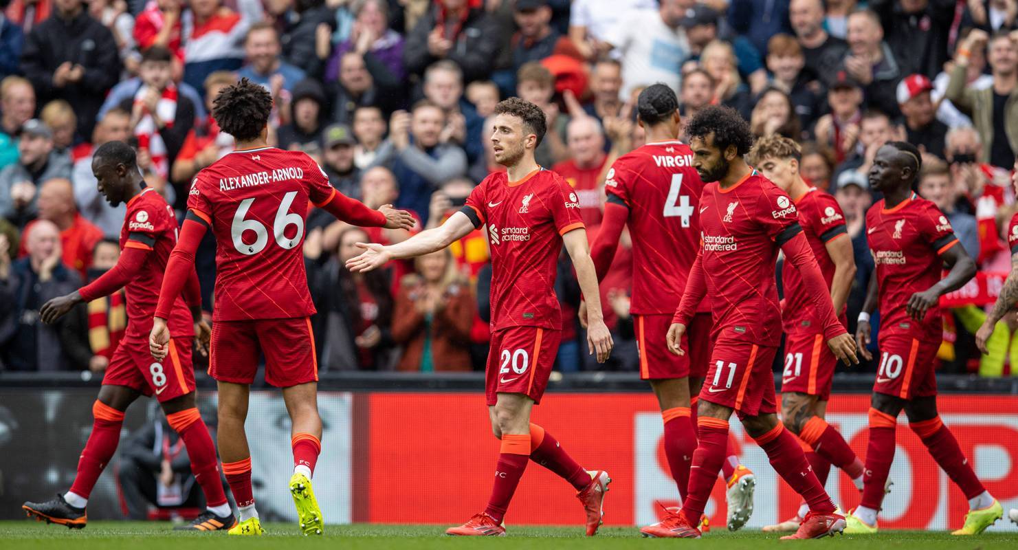 利物浦主场豪取，继续登顶追赶