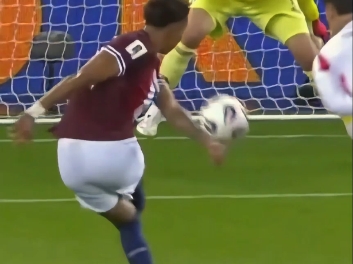 一场高度紧张的比赛中,球队以绝对优势战胜对手 一场高度紧张的比赛中,球队以绝对优势战胜对手