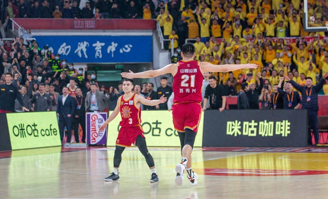 英国威廉希尔-本赛季CBA联赛中一场激动人心的比赛掀起风波