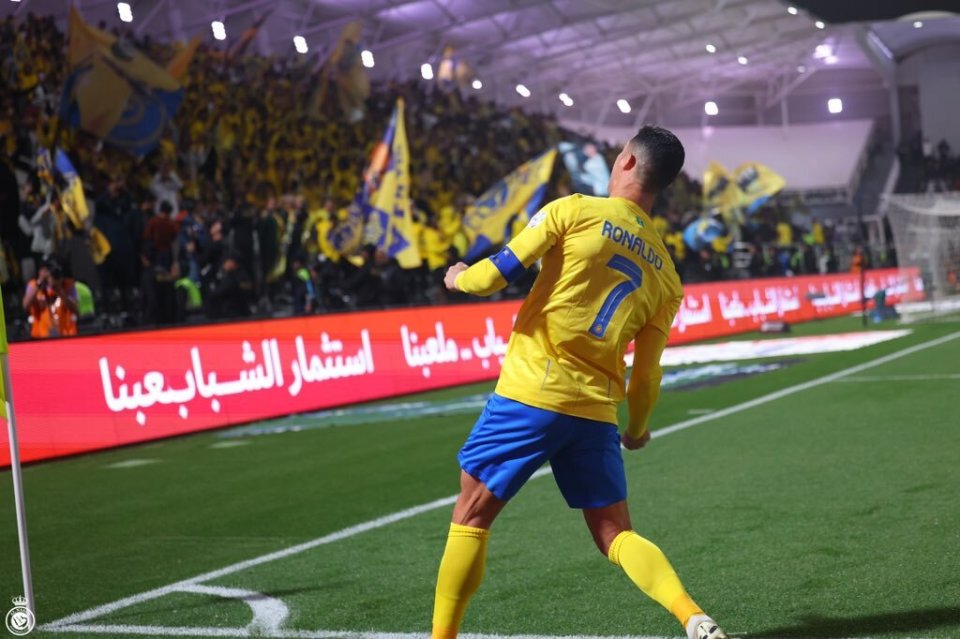 伍尔沙尔奇再迎胜利，豪取榜首位置