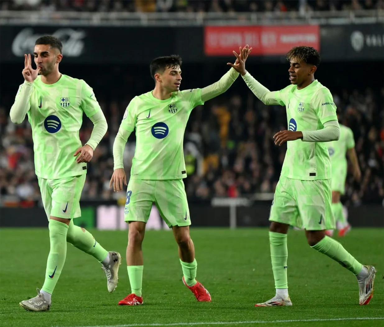 英国威廉希尔-瓦伦西亚主场大胜,走出低谷