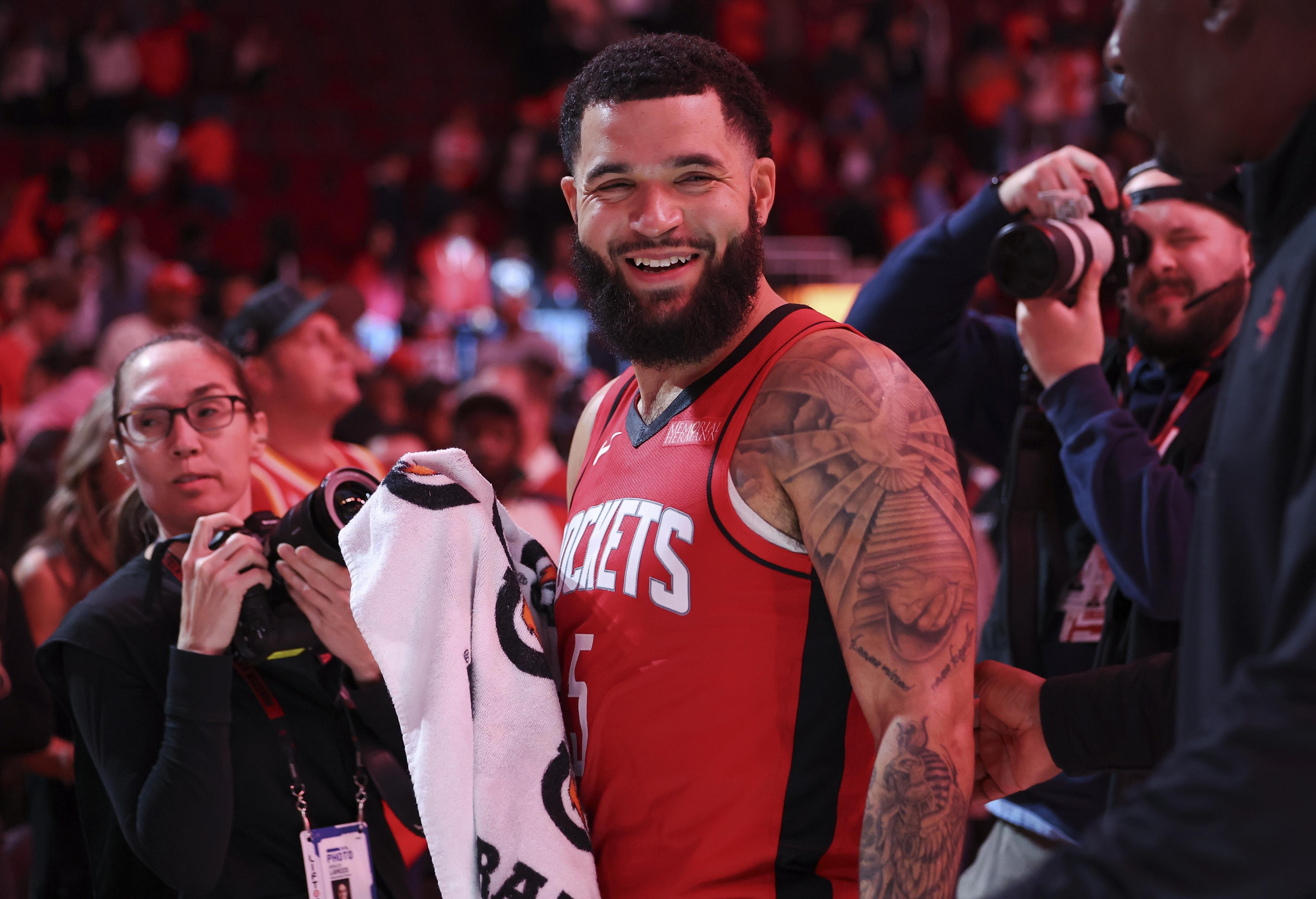 威廉希尔app-火箭后卫连续三场砍下30+,领跑得分榜