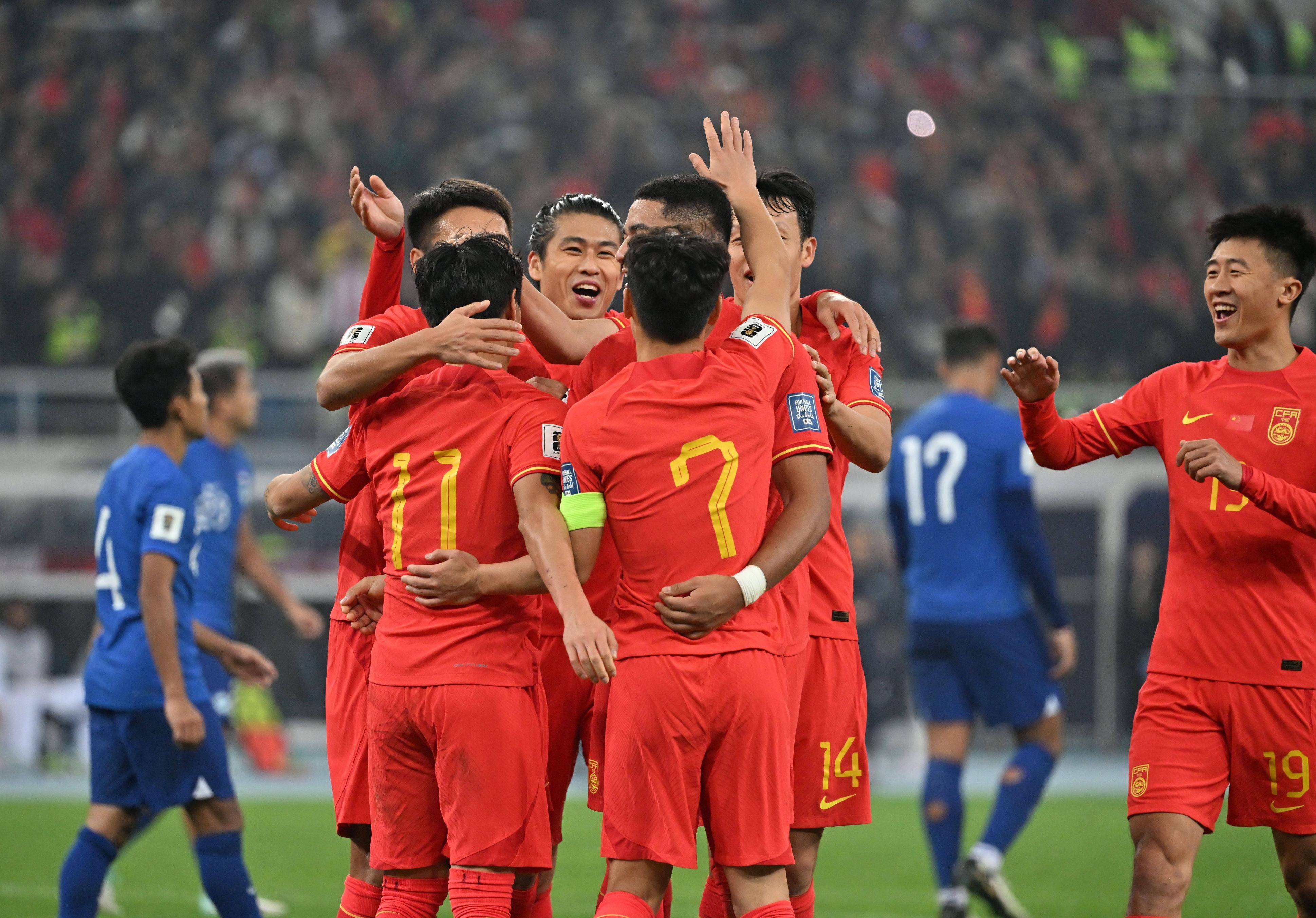 一支球队备战国际比赛迎头赶上