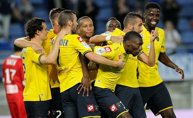 瓦朗谢纳连胜，稳固中游位置