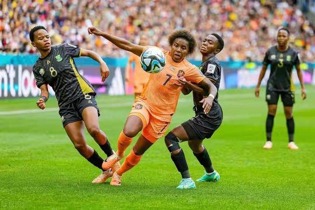 尼日利亚女足夺得殊荣，进军女足世界杯四强