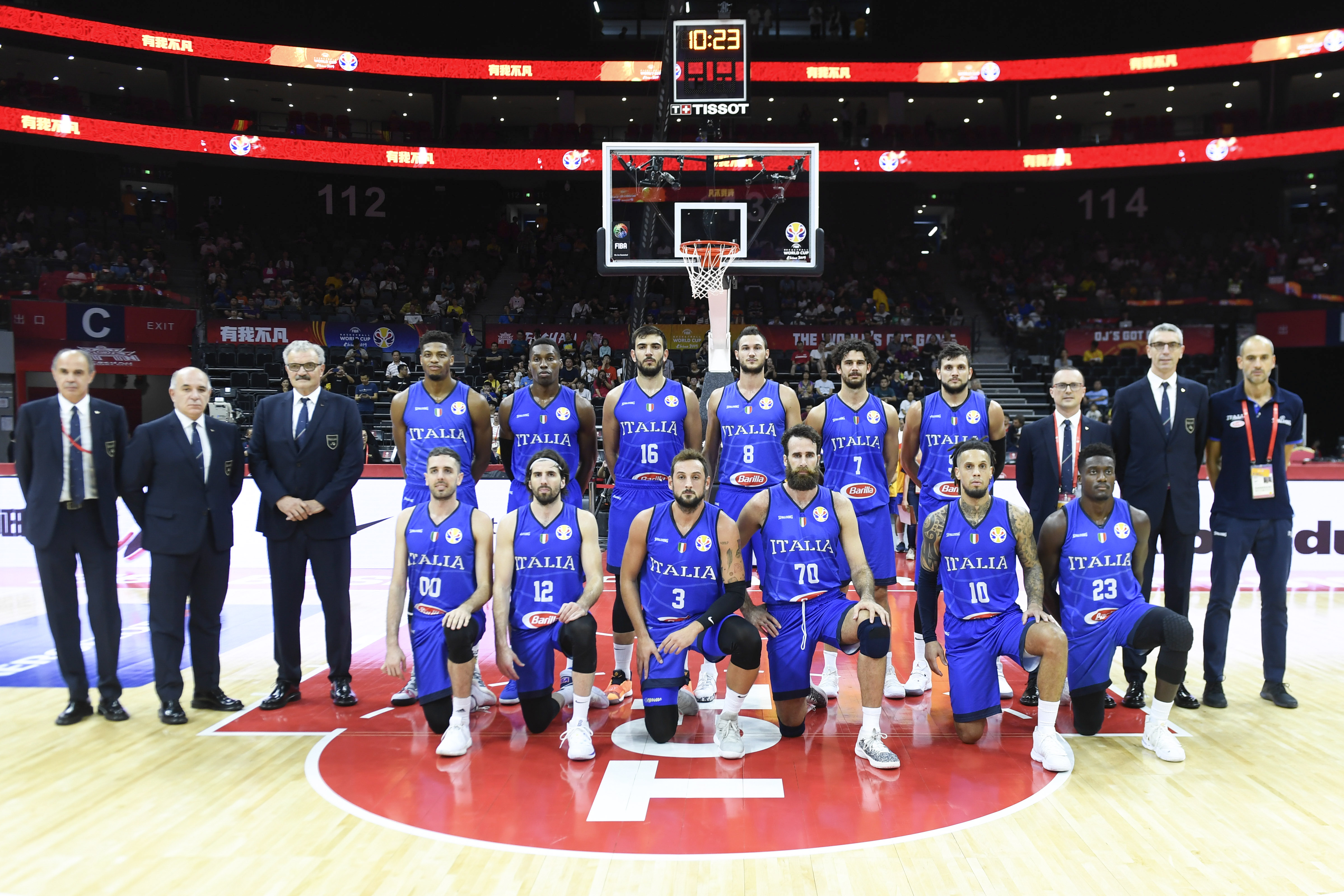 威廉希尔app-菲律宾篮球锦标赛决赛进行中,球队实力对比