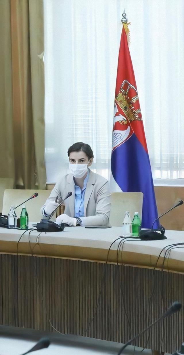 英国威廉希尔-塞尔维亚国家队英姿飒爽,勇往直前无畏敌手