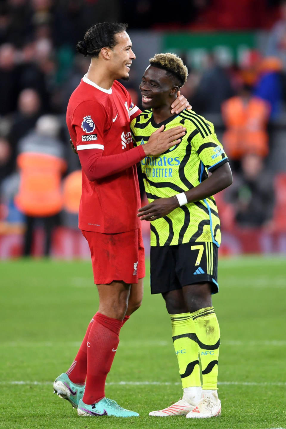 阿森纳客场逆袭伯恩利，继续领跑积分榜