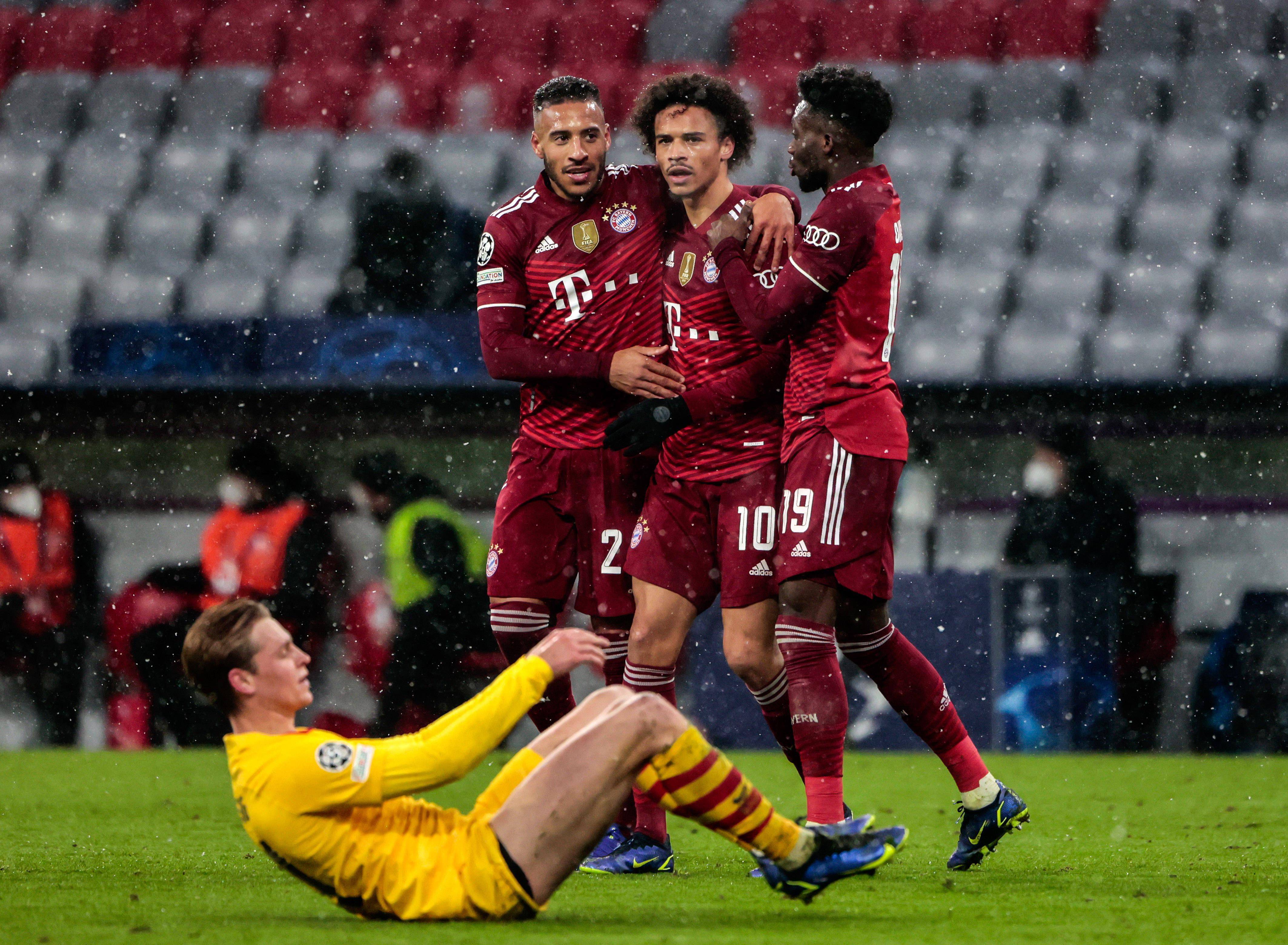 防守球员拜仁慕尼黑入选年度最佳阵容