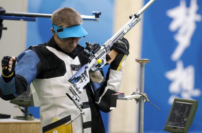 瑞典选手勇夺女子射击50米步枪金牌